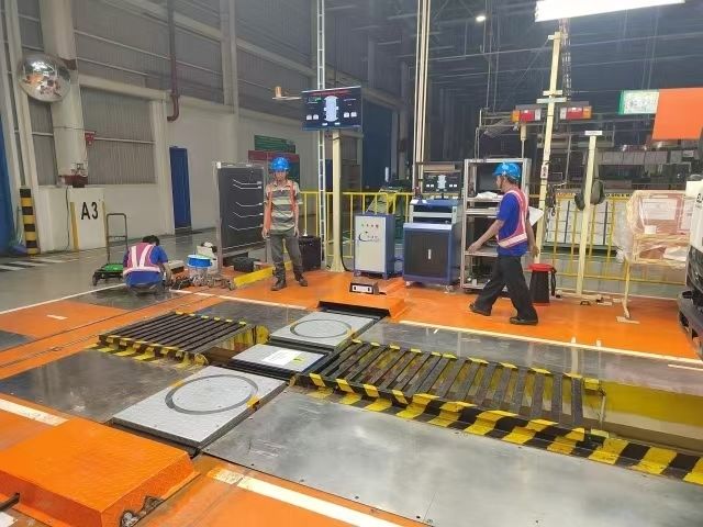 CTZJ-15 Φορτηγά οχήματα Δοκιμαστής γωνίας διεύθυνσης φορτίου 15T με όργανο ελέγχου LCD με οθόνη αφής