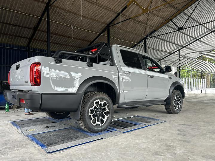 Δοκιμαστής πέδησης κυλίνδρων 5 σε 1 με μέγιστο φορτίο άξονα 4000 kg, διπλή πλευρική γλιστρίωση πλάκας και υπολογιστή βιομηχανικού ελέγχου για γραμμή δοκιμής οχημάτων