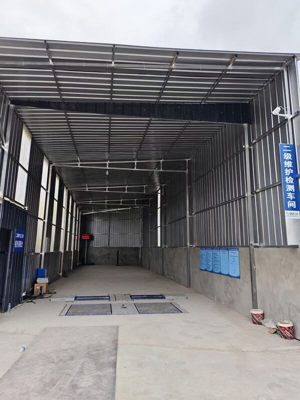 Δοκιμαστική γραμμή φορτηγών Cartesy για συνεργείο αυτοκινήτων Δοκιμαστής φρένων κυλίνδρων Δυνάμεις με φορτίο άξονα διπλές πλάκες ελεγκτής πλευρικής ολίσθησης χωρητικότητας 10T